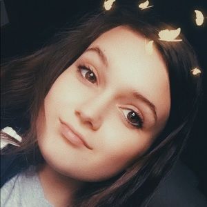 Meet your Posher, Abbey